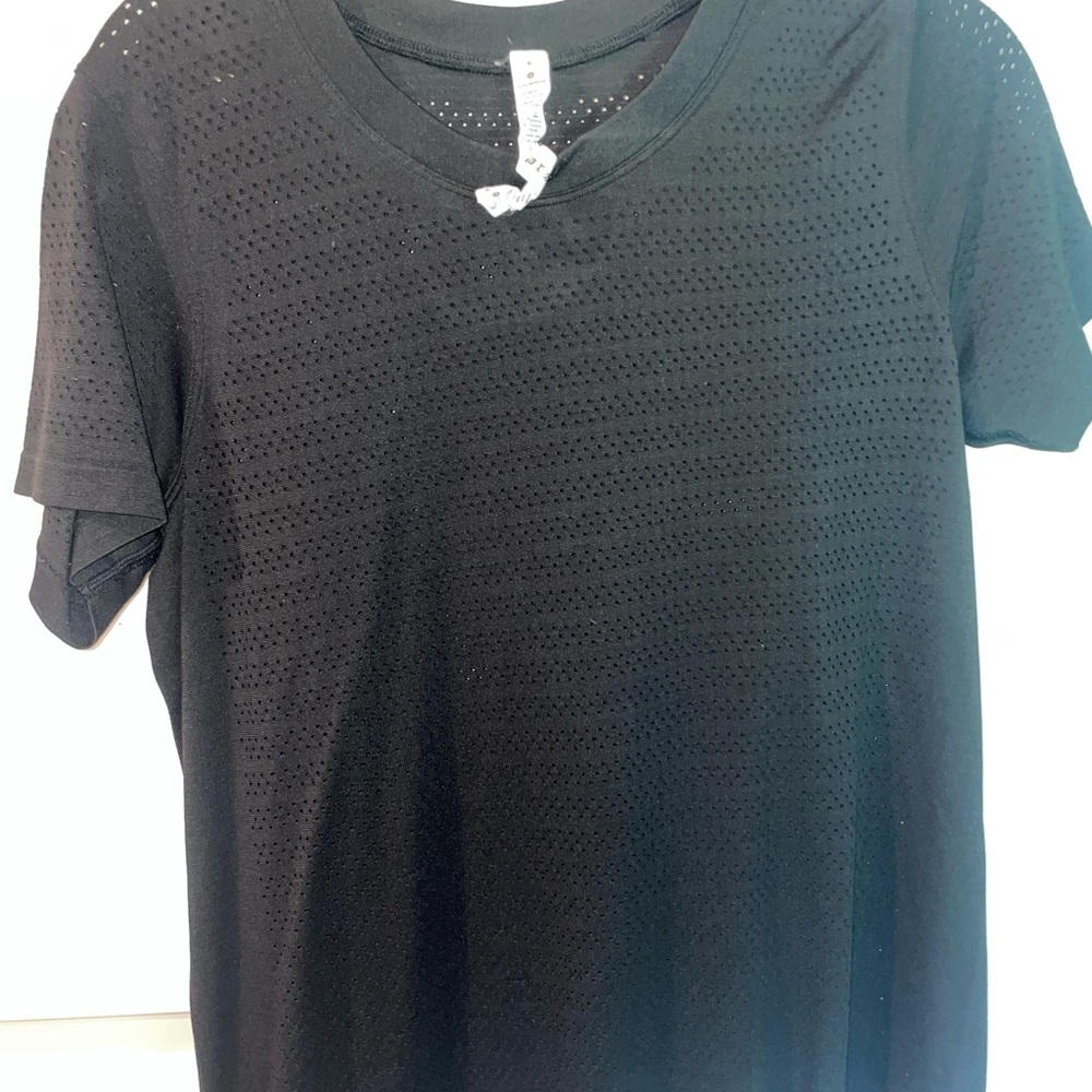 Lululemon Breeze By short sleeve black top